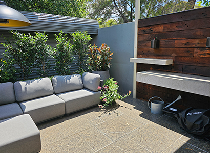 Fitzroy Courtyard 2 by Botanical Traditions